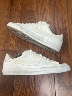 Nike White Sweet Classic Low Leather Sneakers size 6.5